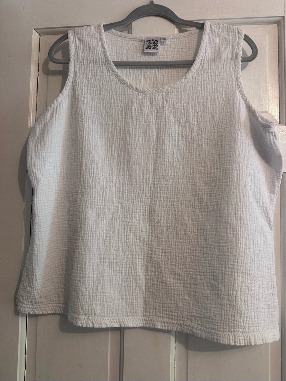 Parsley & Sage White Textured Cotton Sleeveless Tank